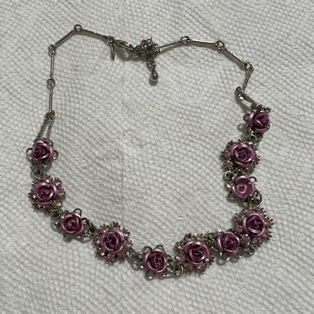Avon brand beautiful silver tone with pink flowers necklace